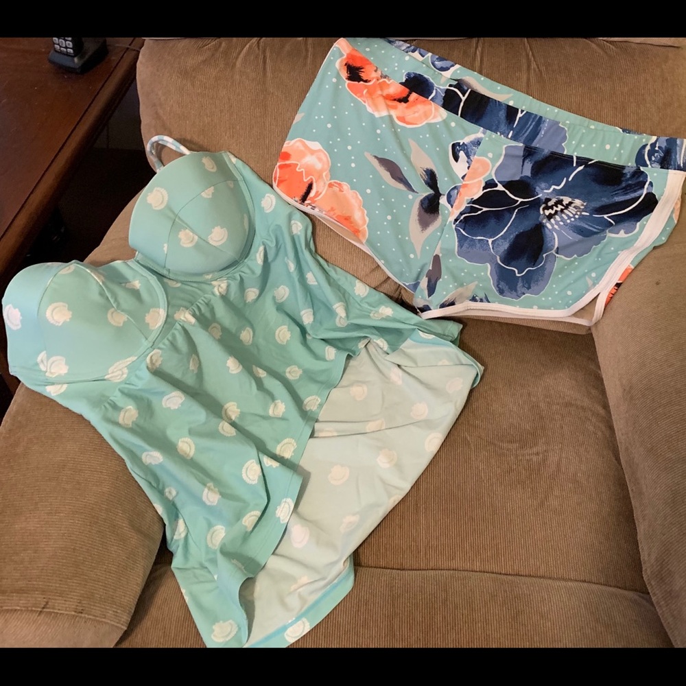 Cacique 2 piece swimsuit top 40c bottom shorts 18